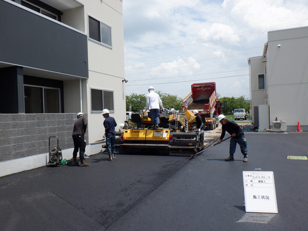 サウスコリーナ駐車場舗装工事施工状況